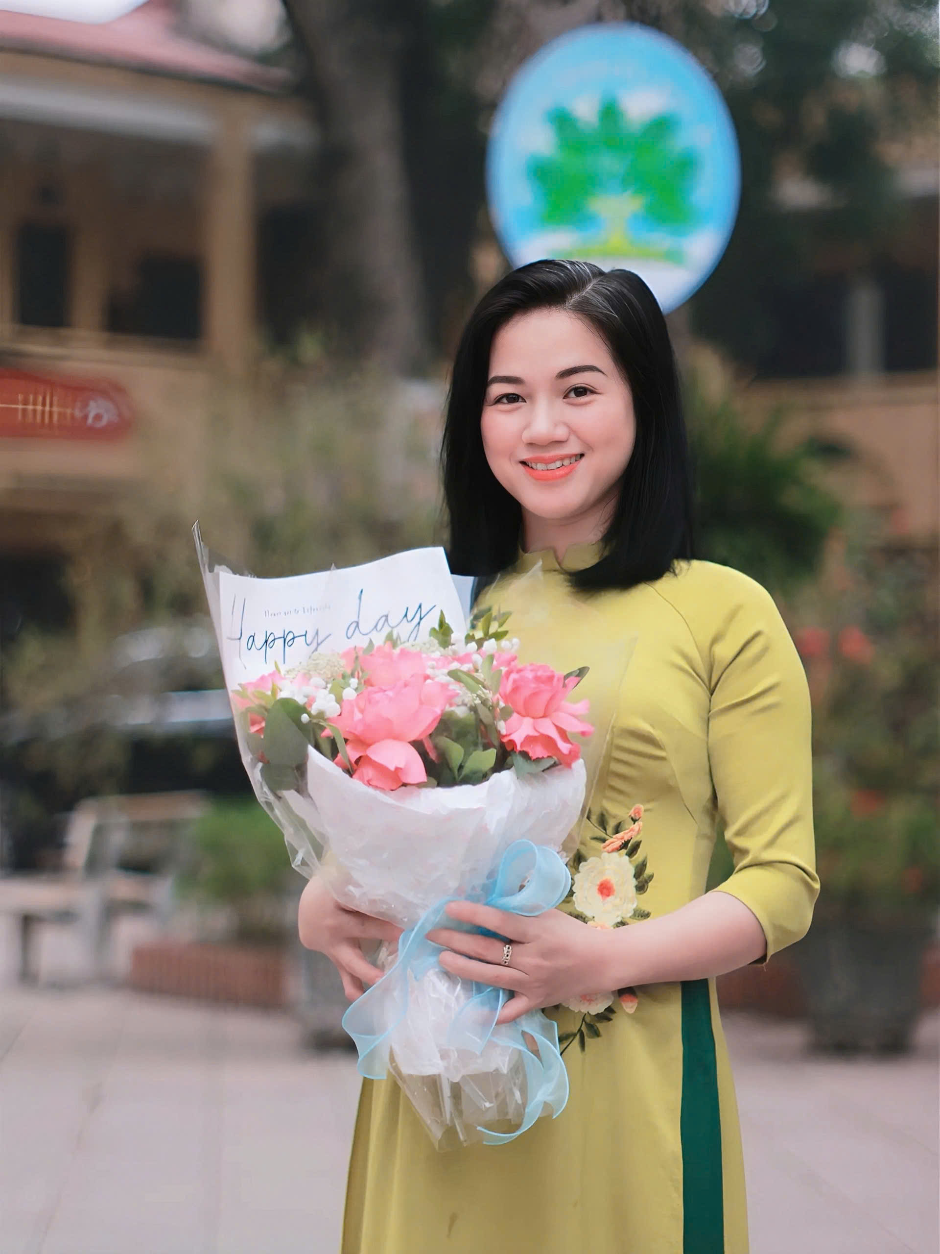 Cô Phan Thị Thu Hà