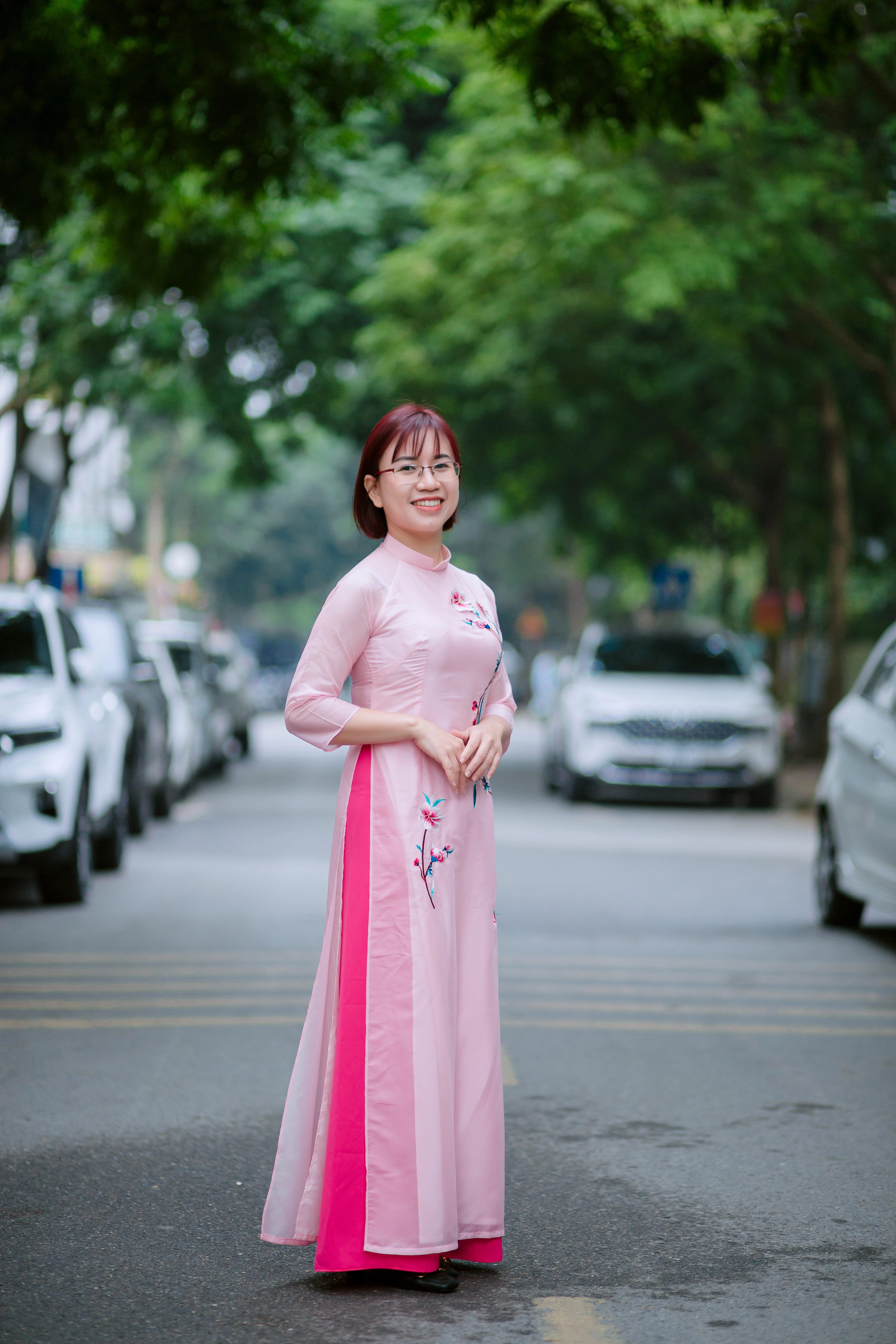 Cô Phạm Thùy Linh